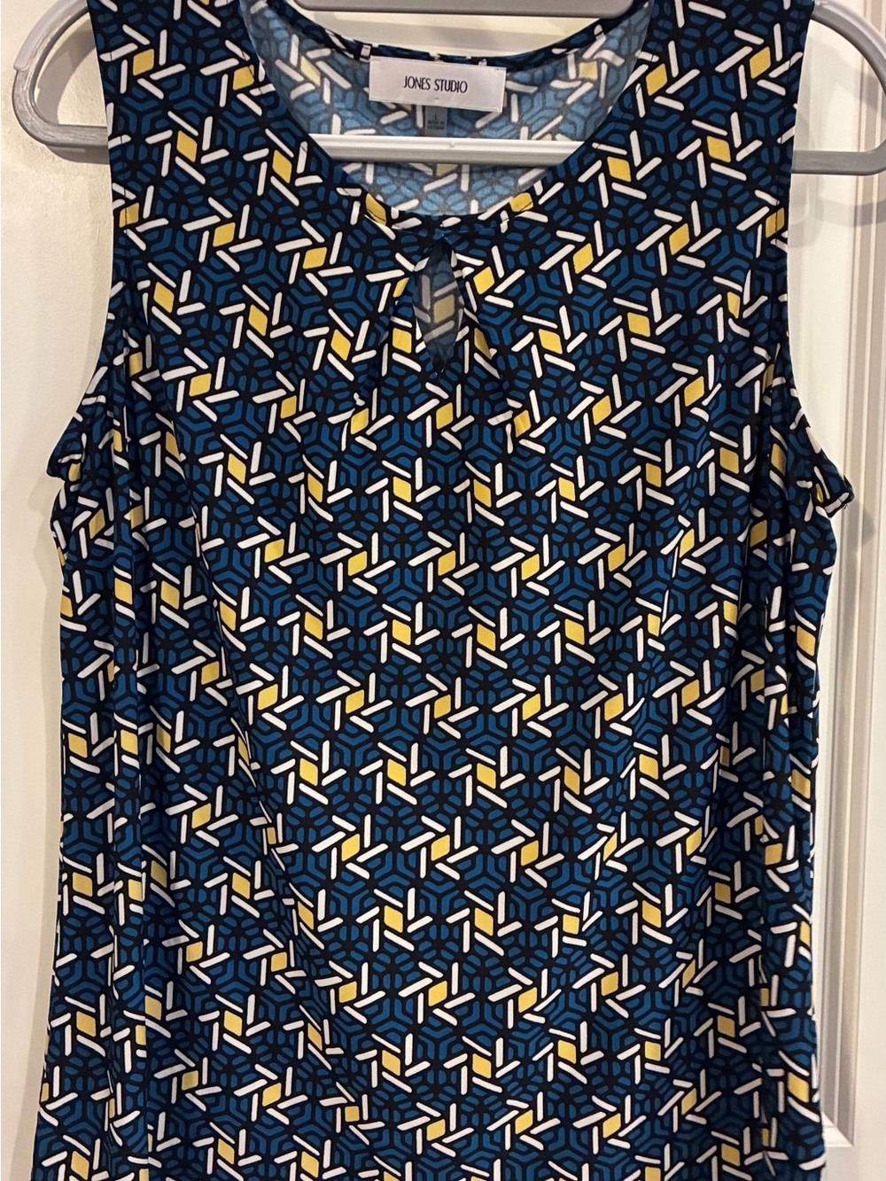 Jones Studio Navy Blue Geometric Sleeveless Camisole